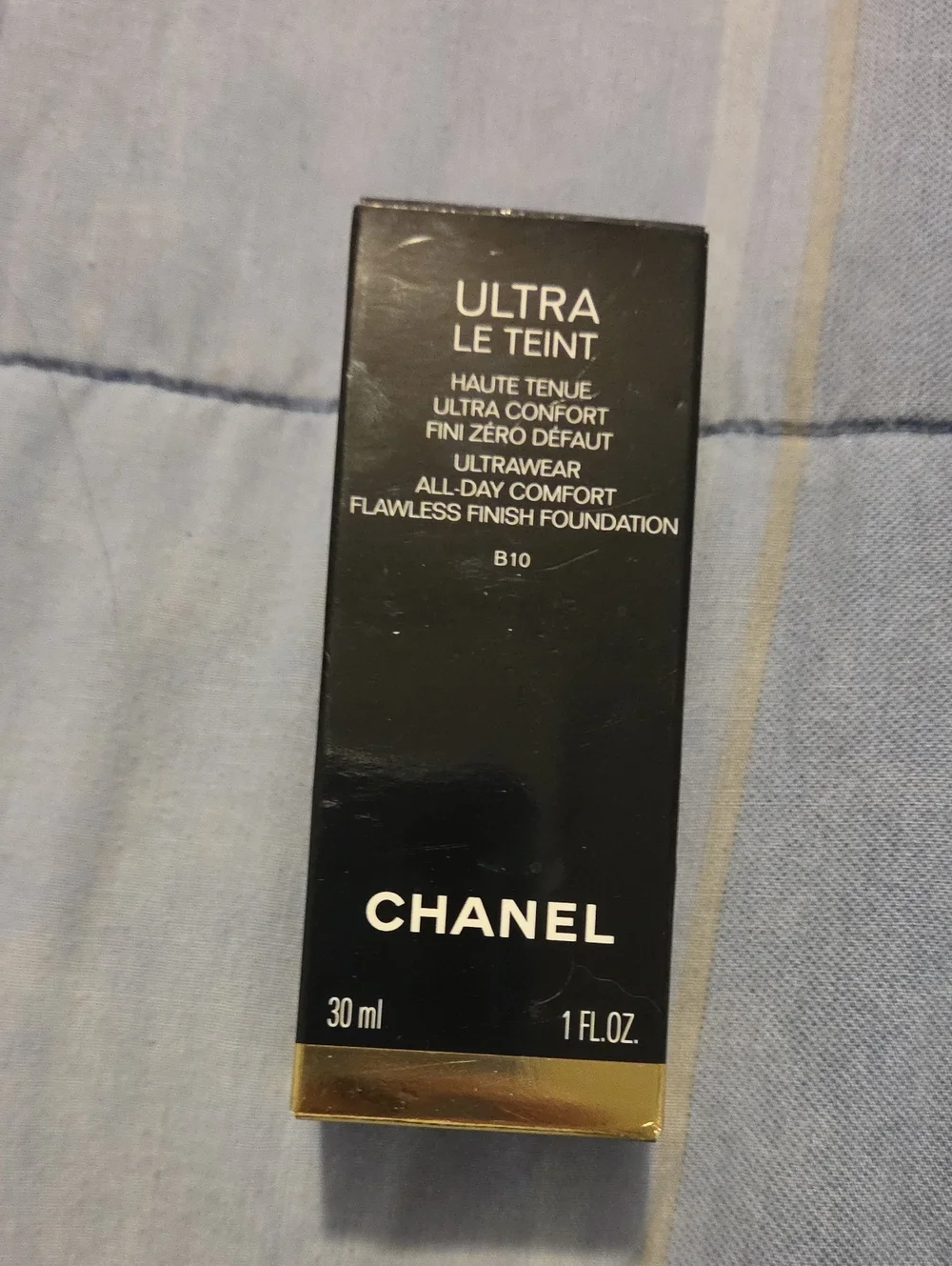 CHANEL Ultra Le Teint Foundation B10 — Black & Gold Packaging